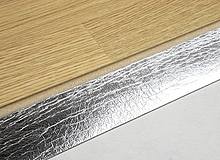 Meister Silence 25 DB; rolka 5,5 m2; podkład wygłuszający z folią aluminiową; w zestawie taśma aluminiowa, grubość podkładu: 3mm. 
